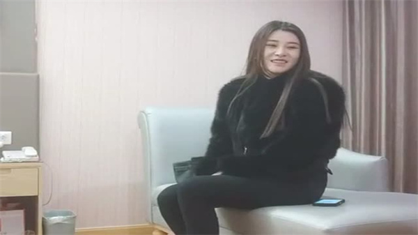 利哥探花 极品网红大长腿丰乳肥臀 骚穴狂干内射颜射